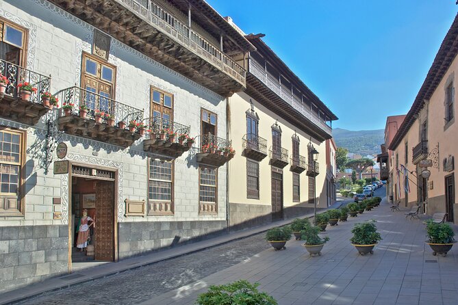 Twin Ticket Casa de los Balcones + Molino de gofio del Hoyo - Getting the most from your house visit (and the costume photos)