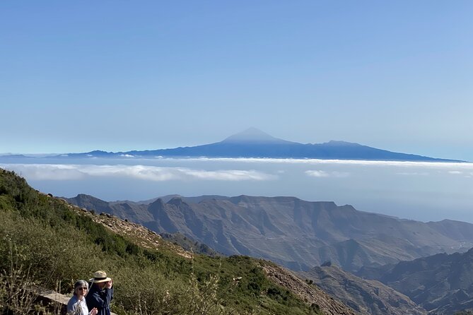 VIP tour of La Gomera from Tenerife - La Laguna Grande in Garajonay National Park: laurel forest walking time