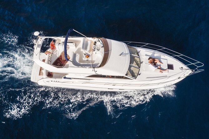 Whales and Dolphins excursion on a Luxury Yacht in Canary Islands - How the 3-hour route plays out from Las Galletas to Los Cristianos